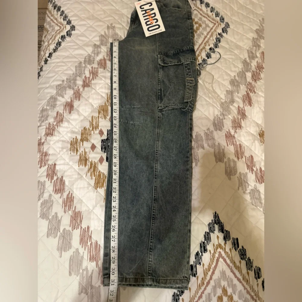 Cargo Jeans Womens Large NWT Pockets Front Bottom & Sides Baggy. Size 7/28. NWT - Picture 10 of 12
